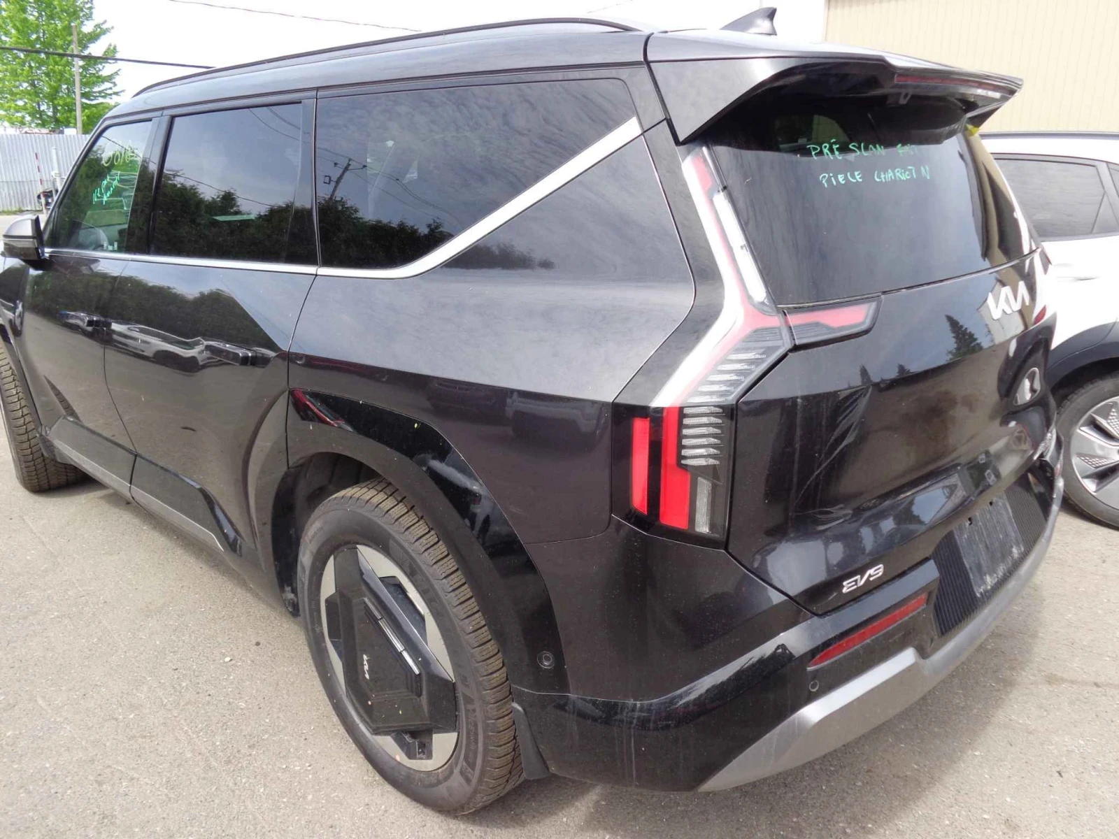 Kia EV9, снимка 2 - Автомобили и джипове - 56626062