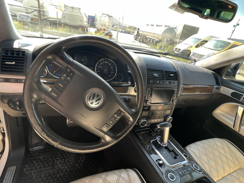 VW Touareg, снимка 2 - Автомобили и джипове - 45103073