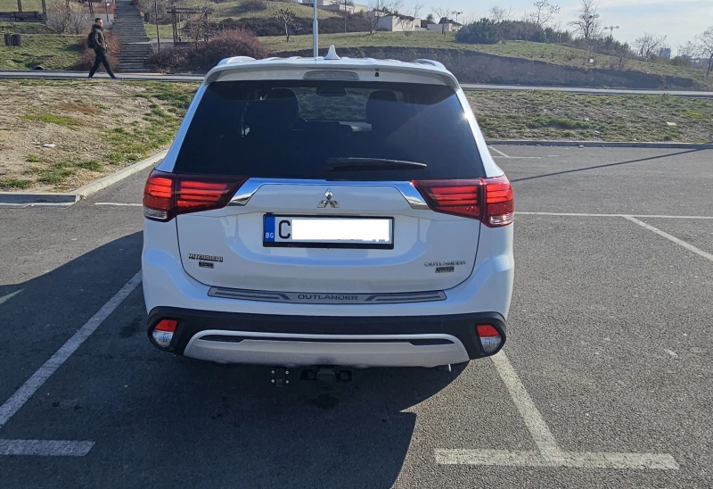 Mitsubishi Outlander 3.0 GT, снимка 3 - Автомобили и джипове - 49042719