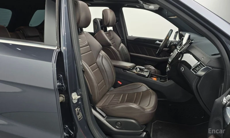 Mercedes-Benz GLE 63 AMG, снимка 10 - Автомобили и джипове - 53020127