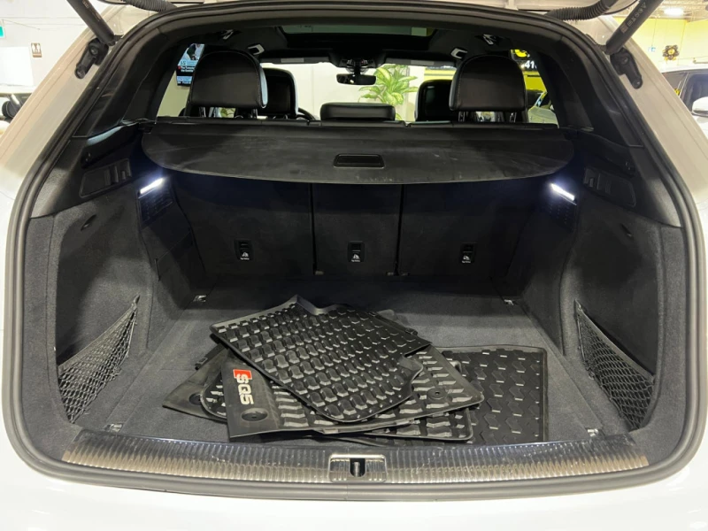 Audi SQ5 DISTR* * PANO* * CARBONFIBER* , снимка 17 - Автомобили и джипове - 53363000
