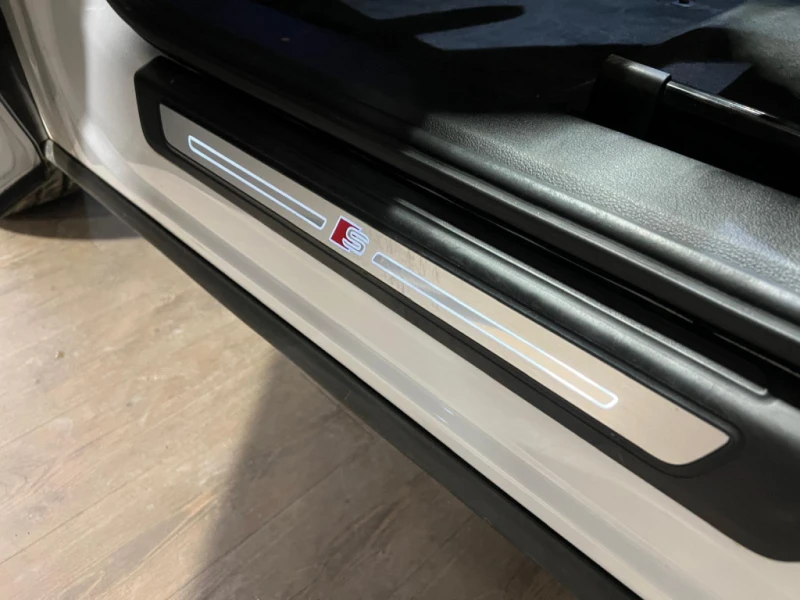 Audi SQ5 DISTR* * PANO* * CARBONFIBER* , снимка 6 - Автомобили и джипове - 53363000