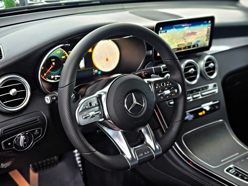 Mercedes-Benz GLC 220 AMG/FACE/4MAT/DIGITAL/DISTR/360CAM/AIR/CAR PLAY/LI, снимка 11 - Автомобили и джипове - 53531858