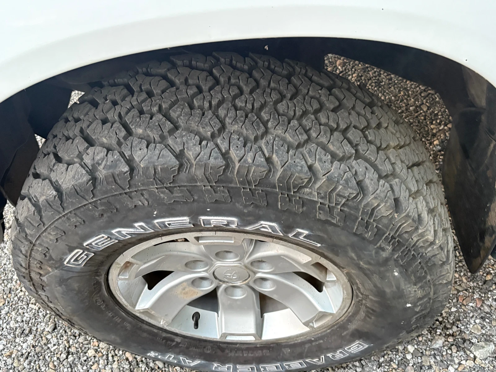 Toyota Hilux  - изображение 4