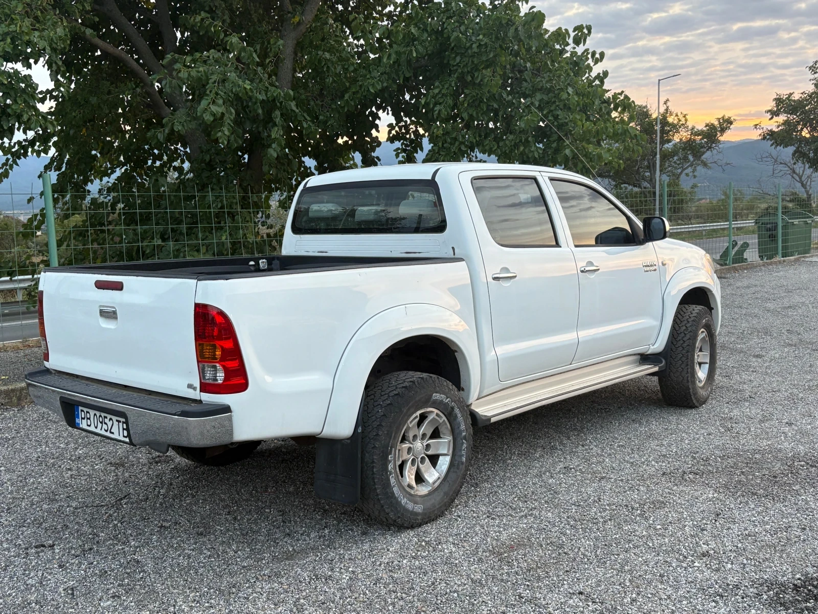 Toyota Hilux  - изображение 10