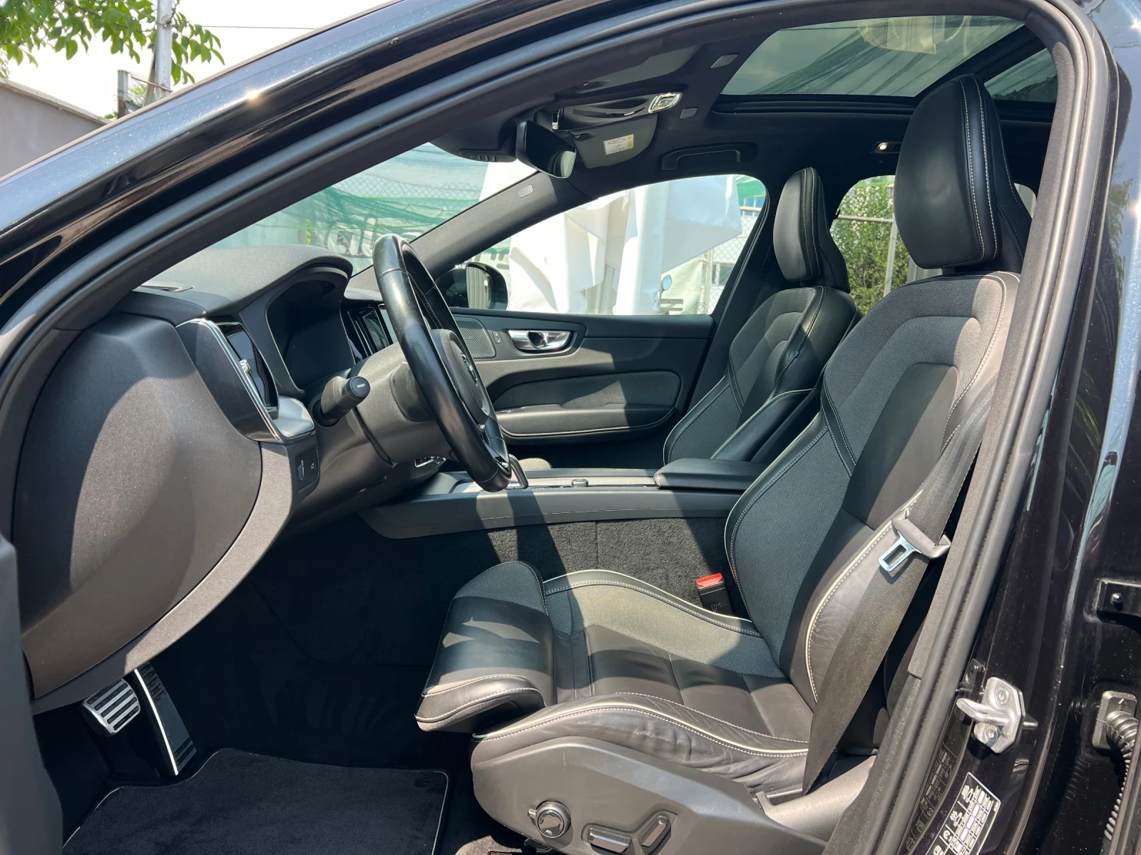Volvo XC60 2.0 B5 AWD Hybrid  - изображение 8