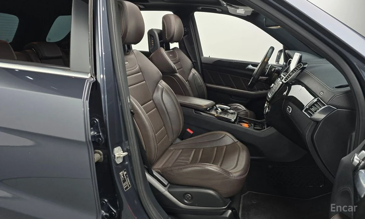 Mercedes-Benz GLE 63 AMG  - изображение 10