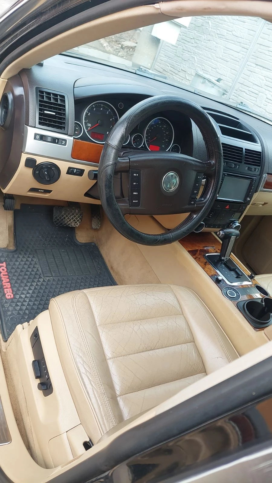 VW Touareg 3.6 GAZ* прожини* перфектен* , снимка 11 - Автомобили и джипове - 53951574