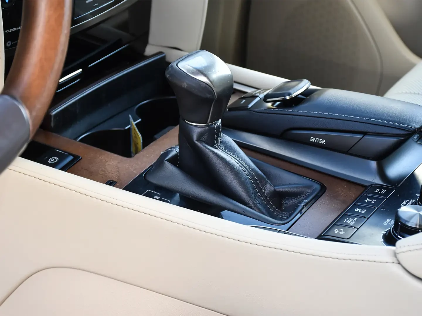 Lexus LX 570 ВСИЧКИ* ЕКСТРИ* БЕЗ* УДАРИ* FULL* , снимка 11 - Автомобили и джипове - 54948958