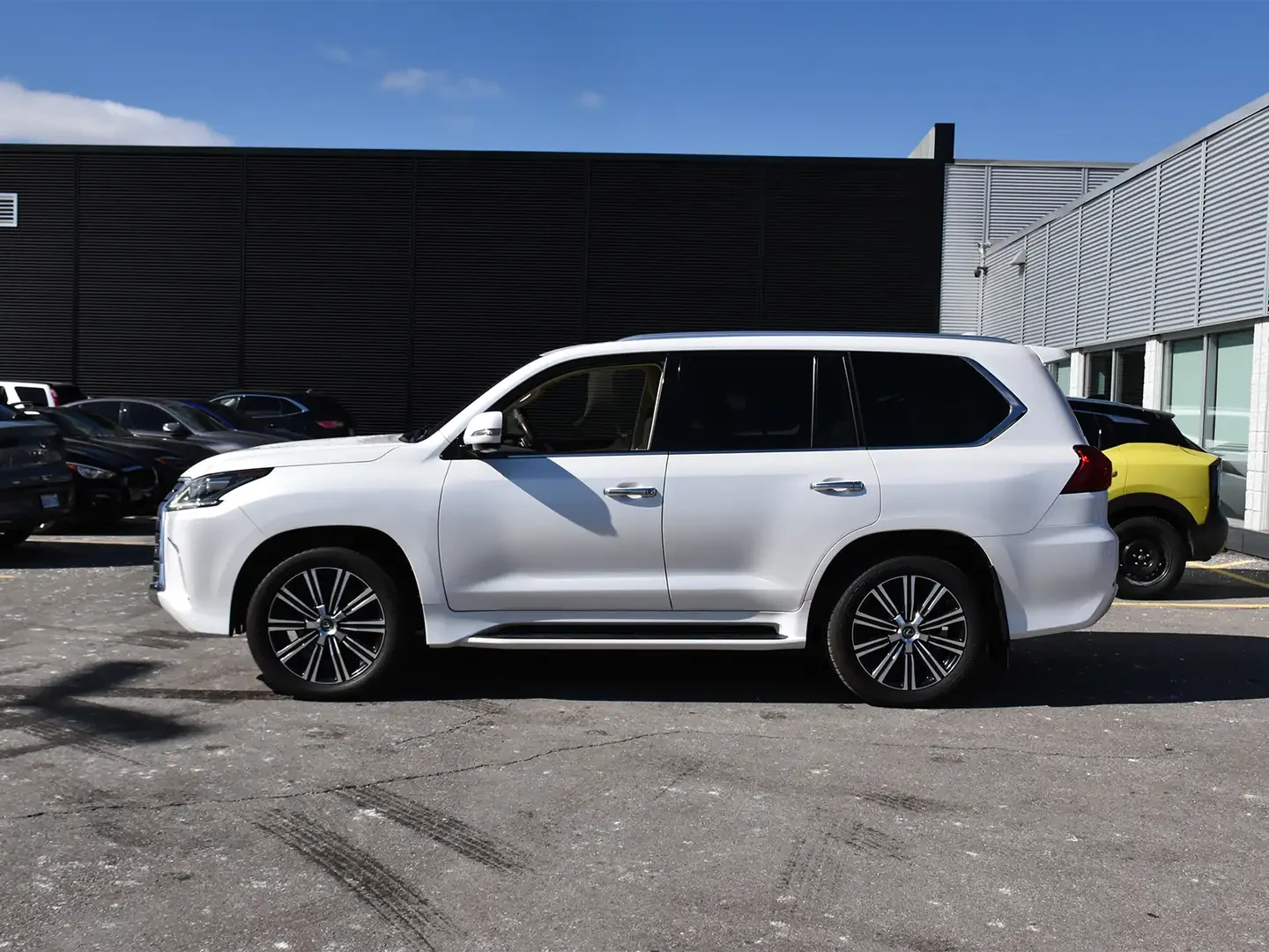 Lexus LX 570 ВСИЧКИ* ЕКСТРИ* БЕЗ* УДАРИ* FULL* , снимка 3 - Автомобили и джипове - 54948958