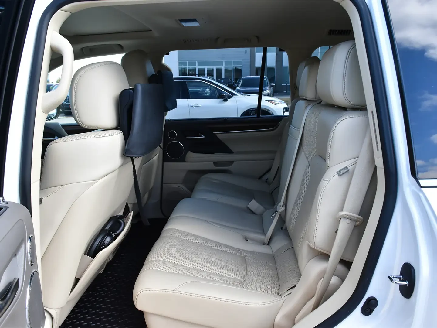 Lexus LX 570 ВСИЧКИ* ЕКСТРИ* БЕЗ* УДАРИ* FULL* , снимка 15 - Автомобили и джипове - 54948958