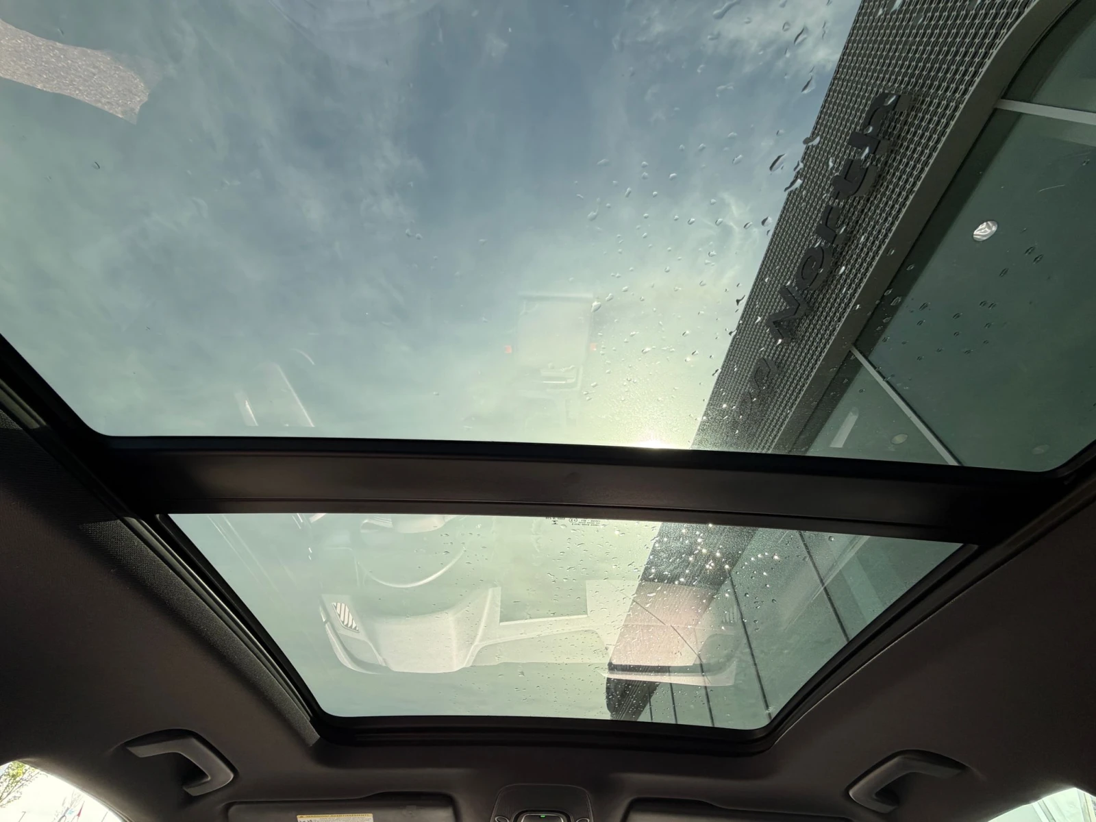 Audi Q5 Progressiv * BLACK PACKAGE * Keyless * CARFAX, снимка 16 - Автомобили и джипове - 55073563