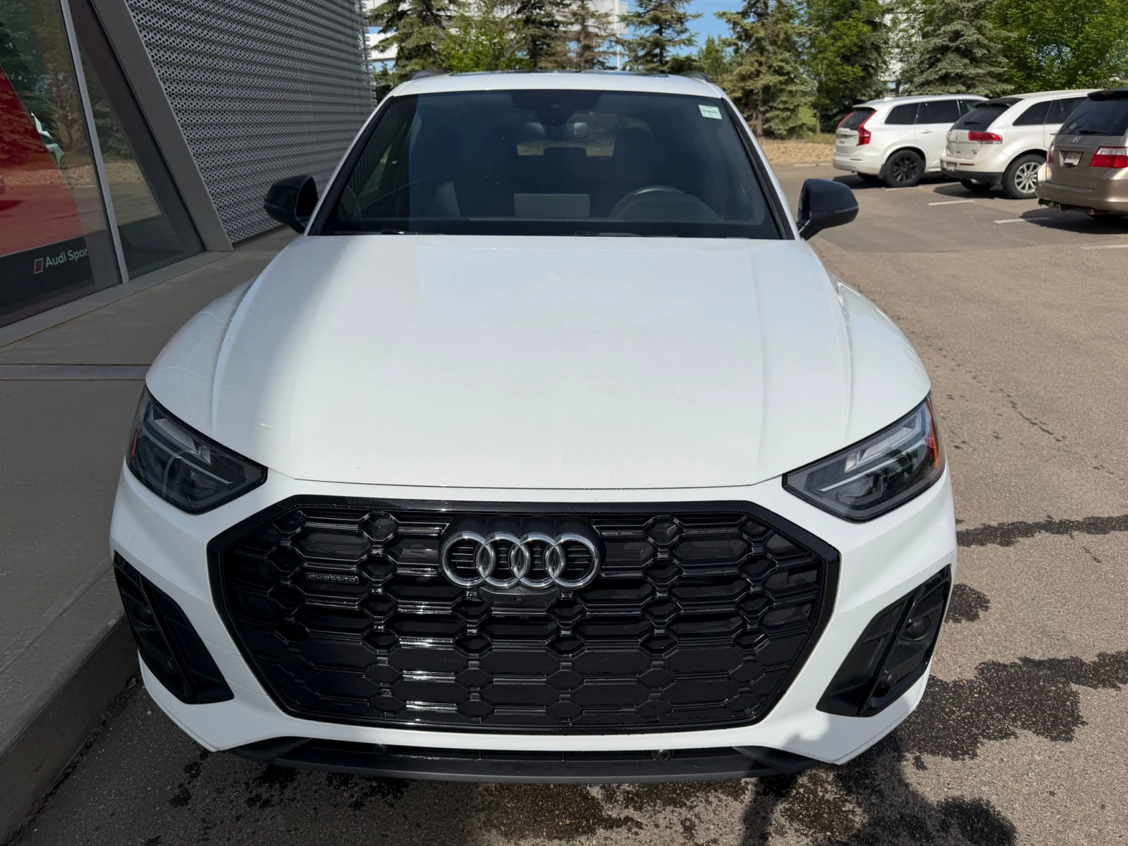 Audi Q5 Progressiv * BLACK PACKAGE * Keyless * CARFAX, снимка 2 - Автомобили и джипове - 55073563
