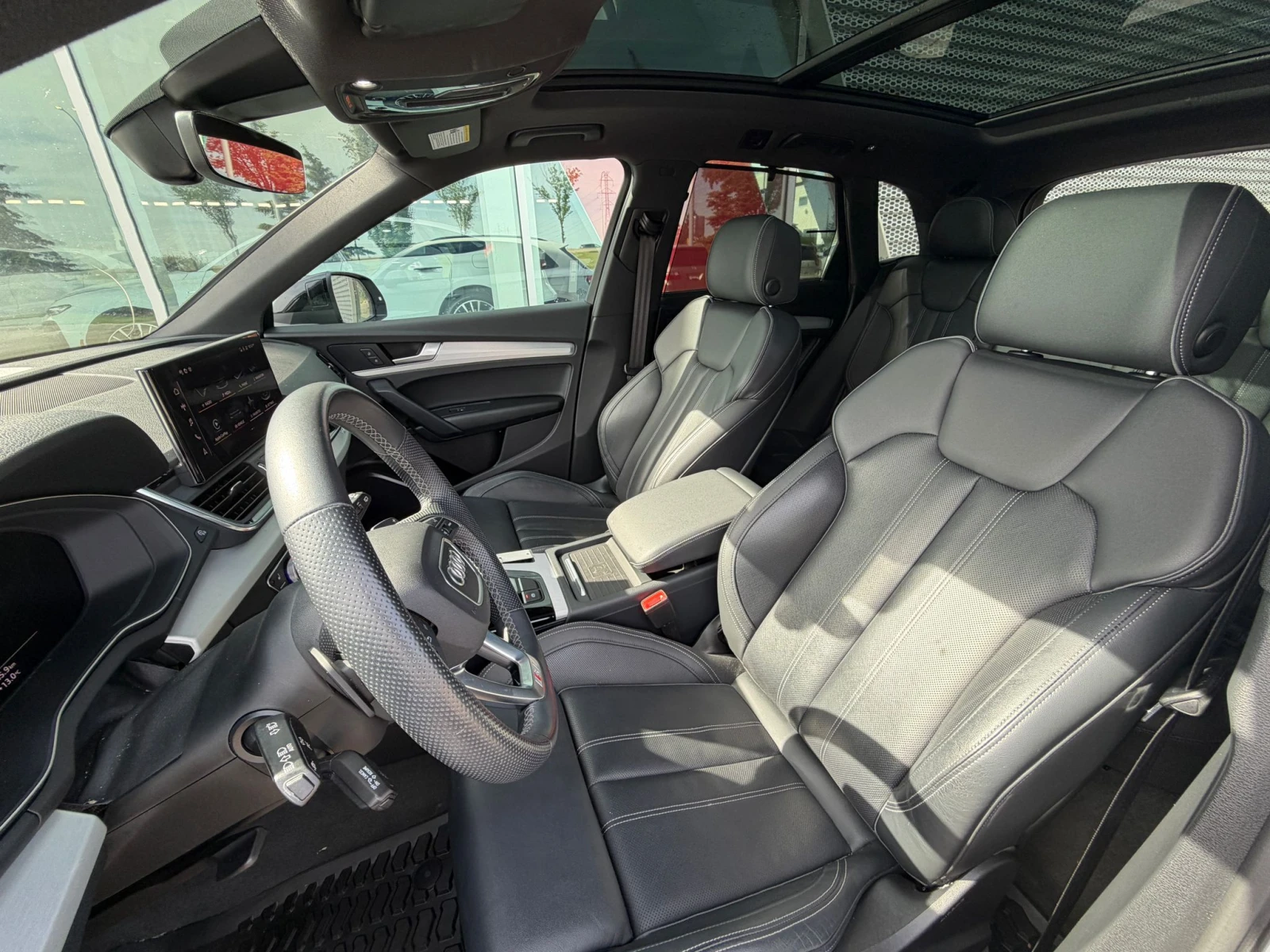 Audi Q5 Progressiv * BLACK PACKAGE * Keyless * CARFAX, снимка 10 - Автомобили и джипове - 55073563