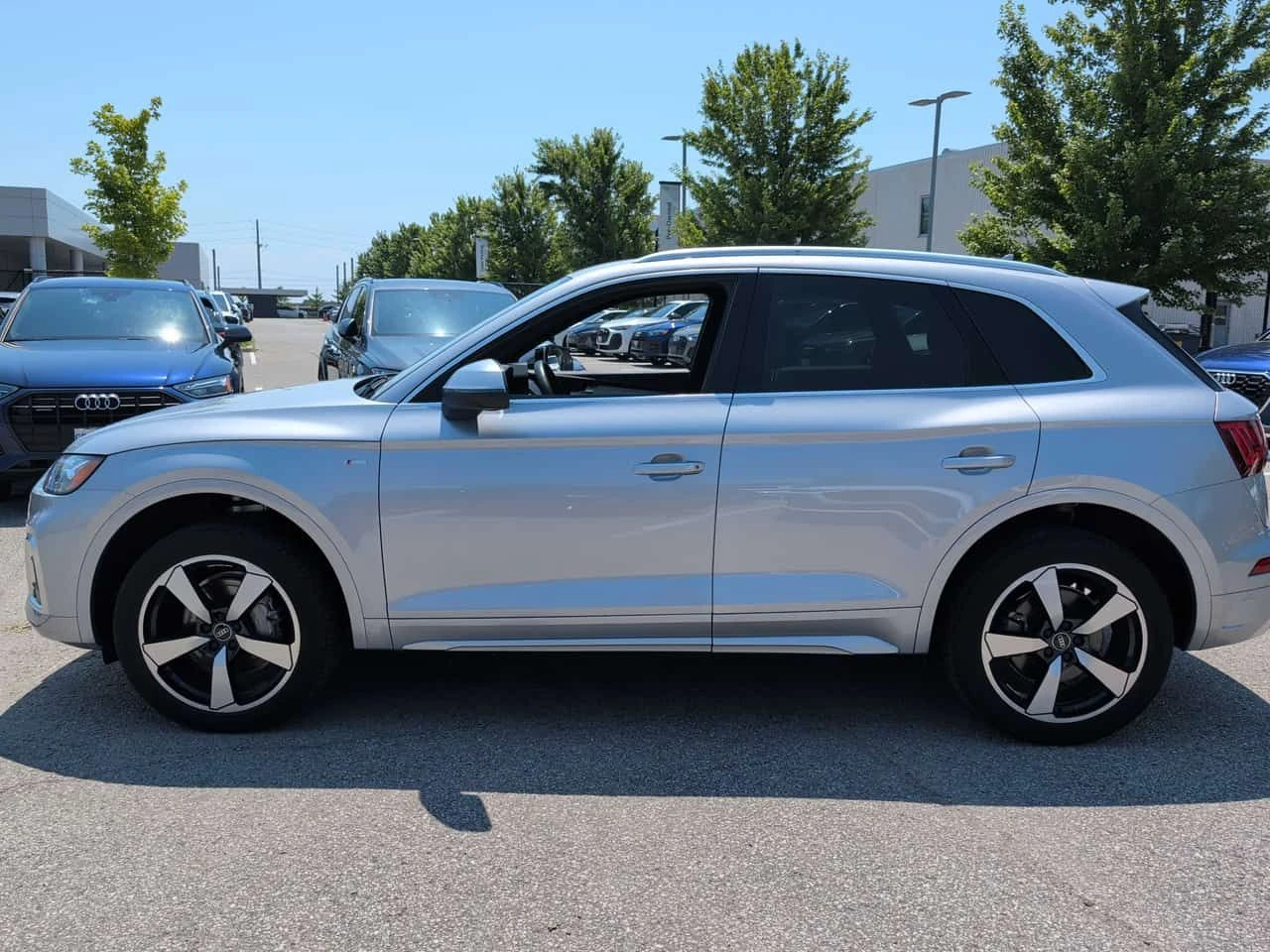 Audi Q5 * Technik * CARFAX * ОПЦИЯ ЗА ФИНАНСИРАНЕ , снимка 2 - Автомобили и джипове - 55302808