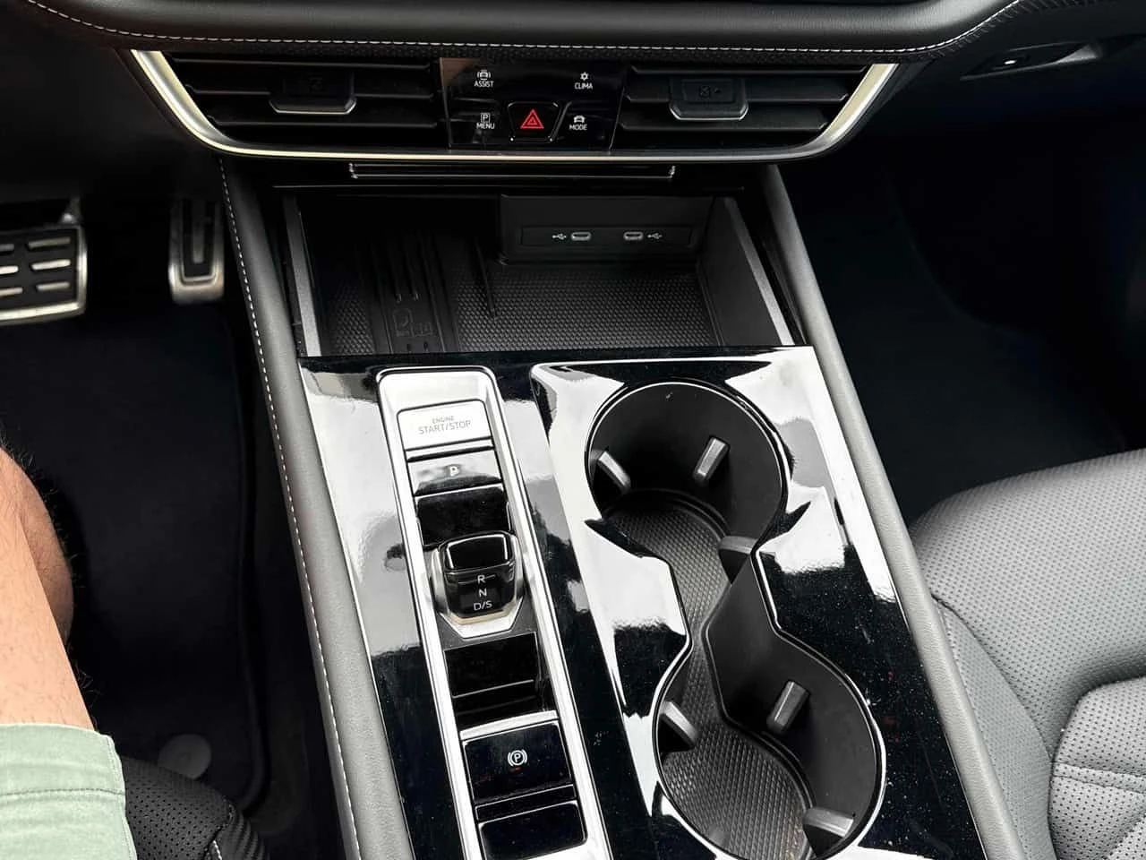 VW Atlas R-Line Black Edition/2 �����/����/CARFAX/ | Mobile.bg � ����������� 10