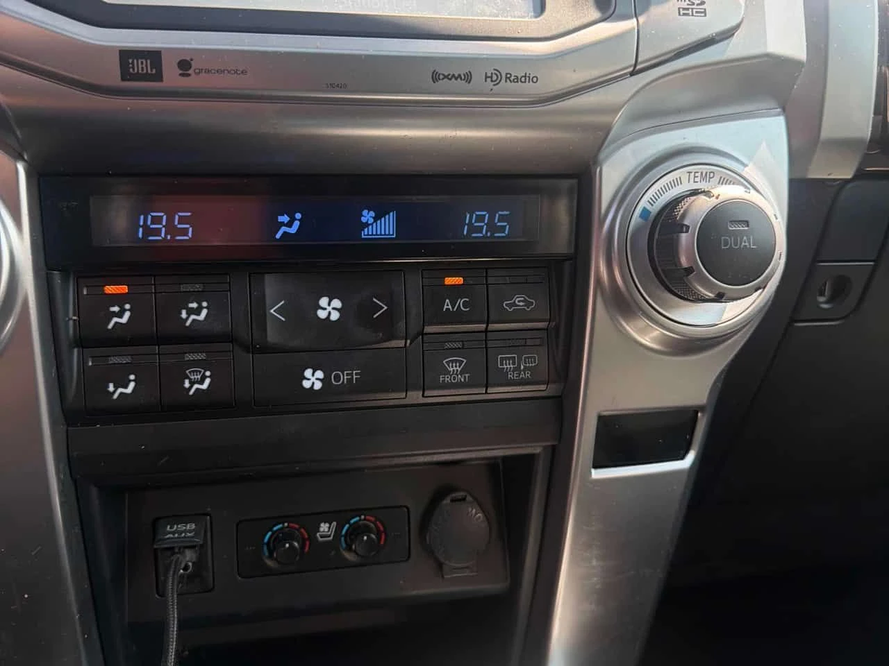 Toyota 4runner * 4WD * CARFAX * ОПЦИЯ ЗА ФИНАНСИРАНЕ, снимка 13 - Автомобили и джипове - 55547376