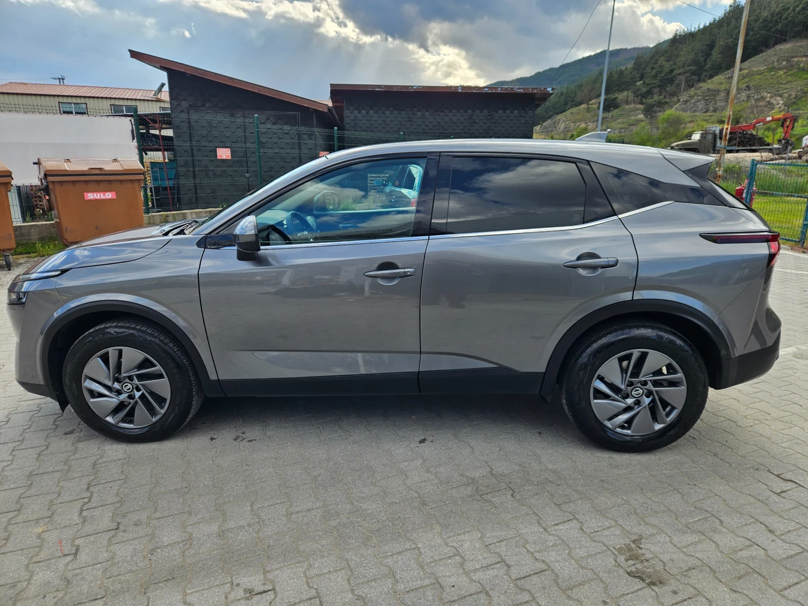 Nissan Qashqai 1.3бензин, снимка 7 - Автомобили и джипове - 55932060