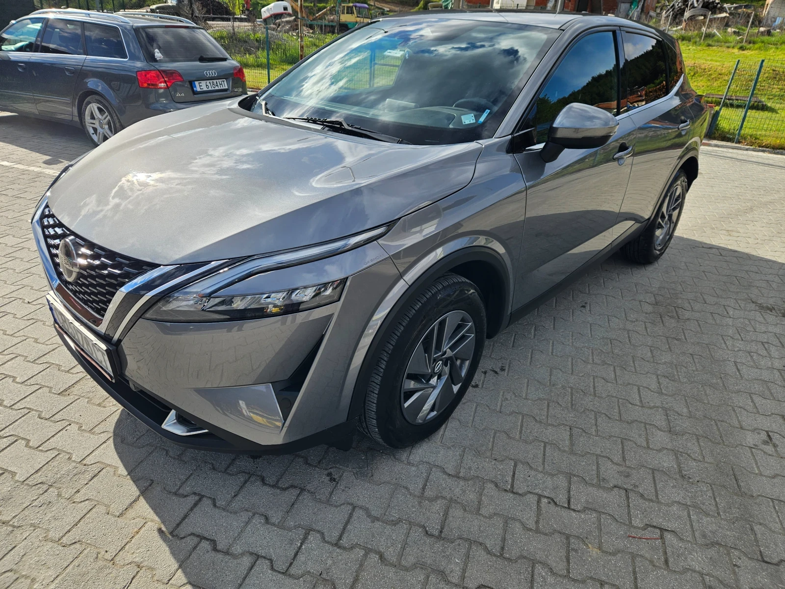 Nissan Qashqai 1.3бензин, снимка 2 - Автомобили и джипове - 55932060