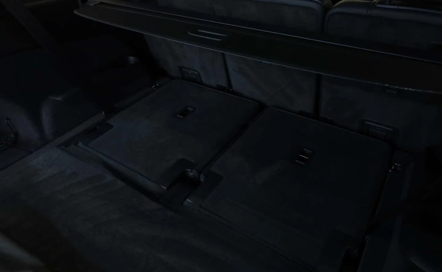 Audi SQ7 FACELIFT / BLACК OPTIC/ MATRIX / B&O / HUD / PANO/, снимка 16 - Автомобили и джипове - 56093745