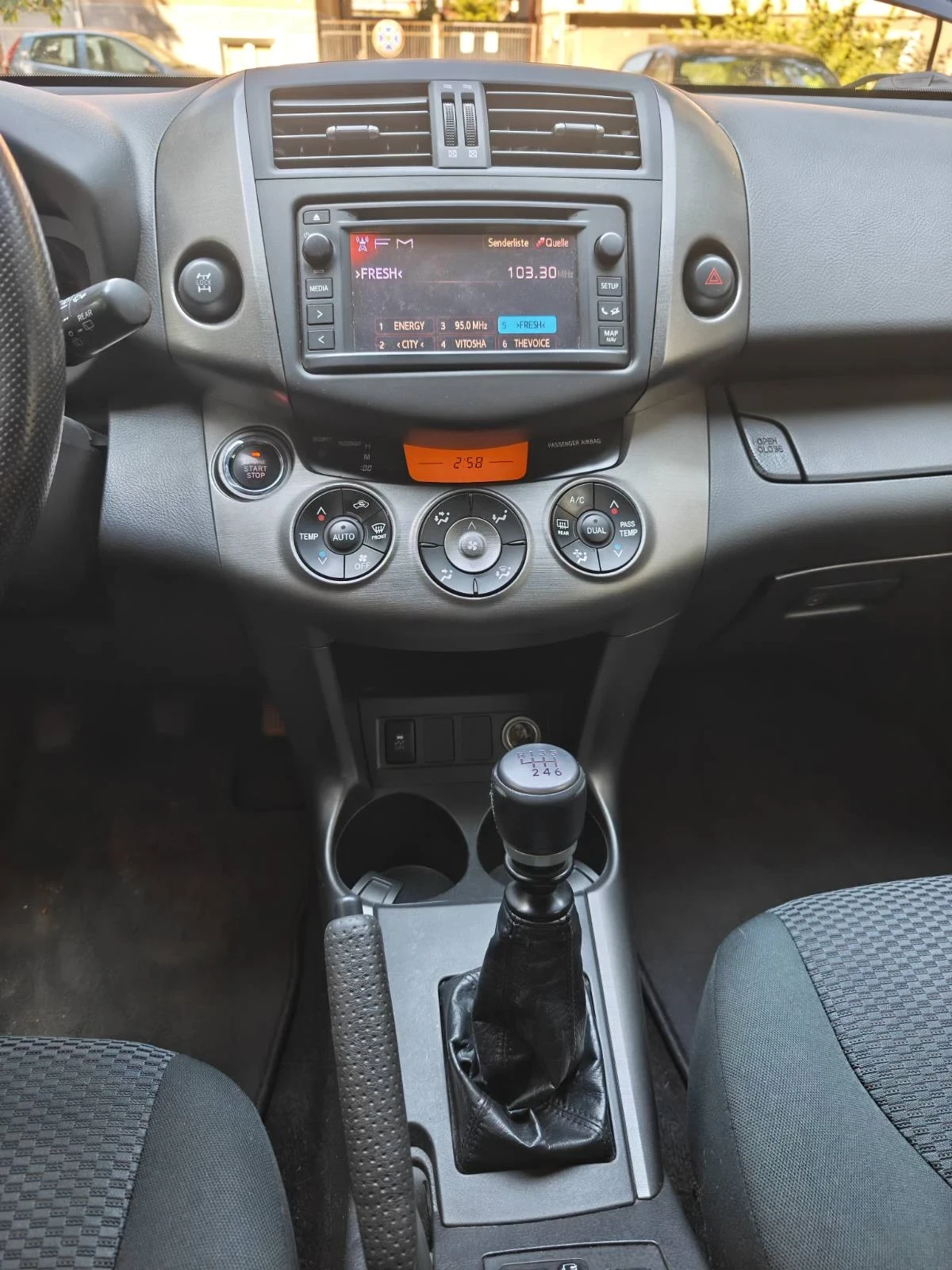 Toyota Rav4 2.0 158 к.с. бензин 4х4 ръчка, снимка 14 - Автомобили и джипове - 56129716
