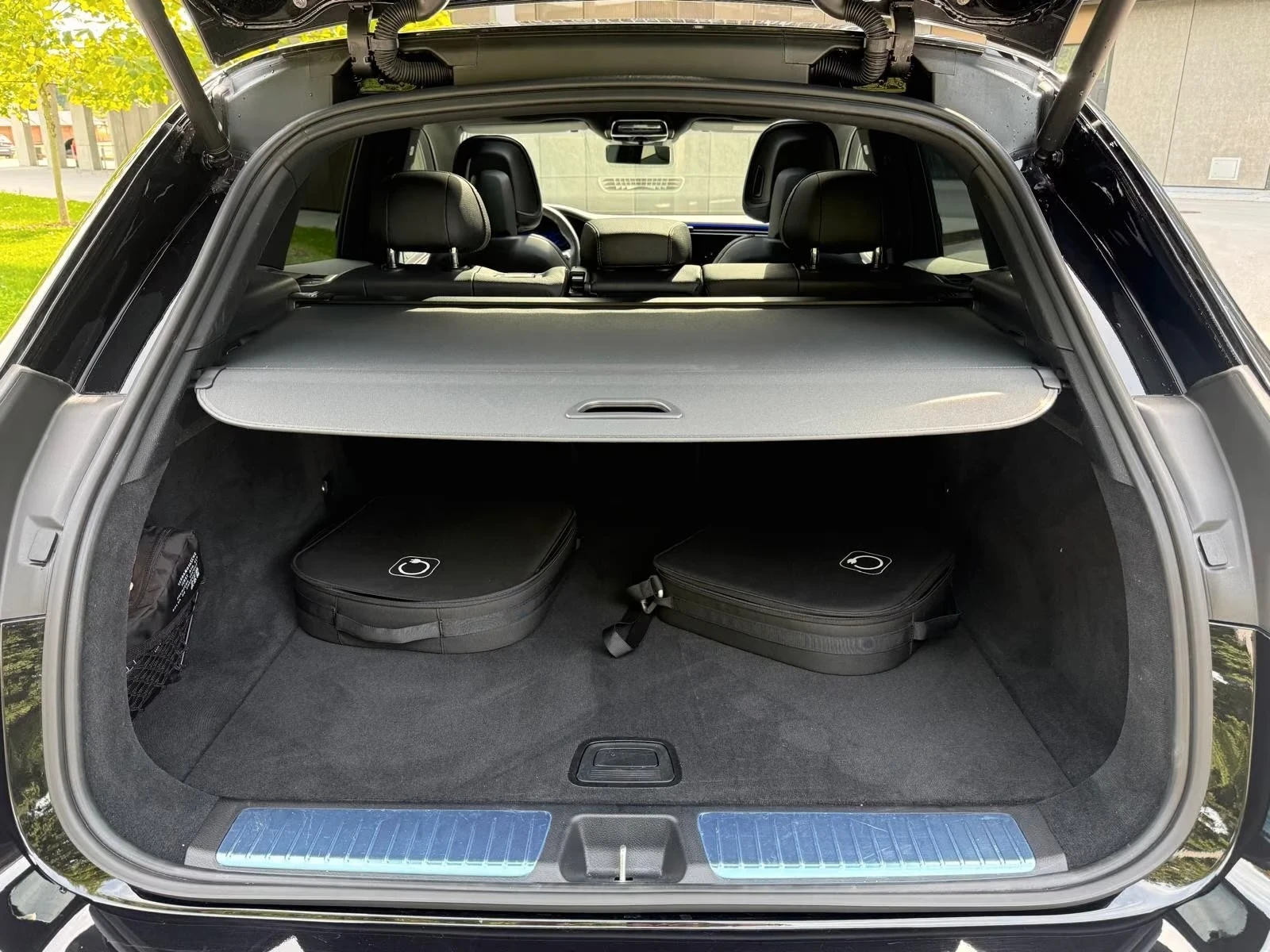 Mercedes-Benz EQE 500 4M* SUV* AMG-Line* Hyperscreen* Pano* 360, снимка 9 - Автомобили и джипове - 56161486