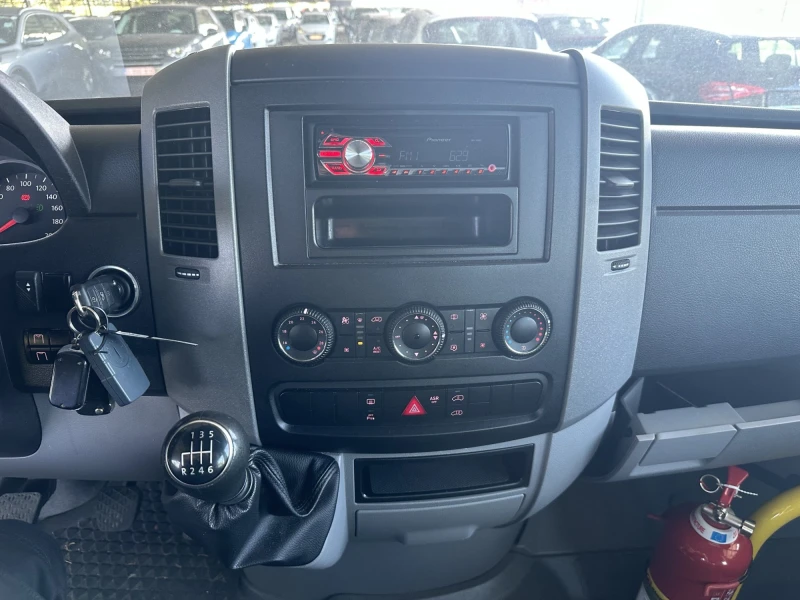 VW Crafter Климатроник Печка Автом.Врата, снимка 15 - Бусове и автобуси - 47163597