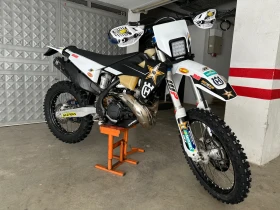     Husqvarna TE TE 300 ROCKSTAR