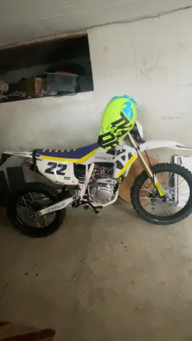 Husqvarna 250, снимка 2