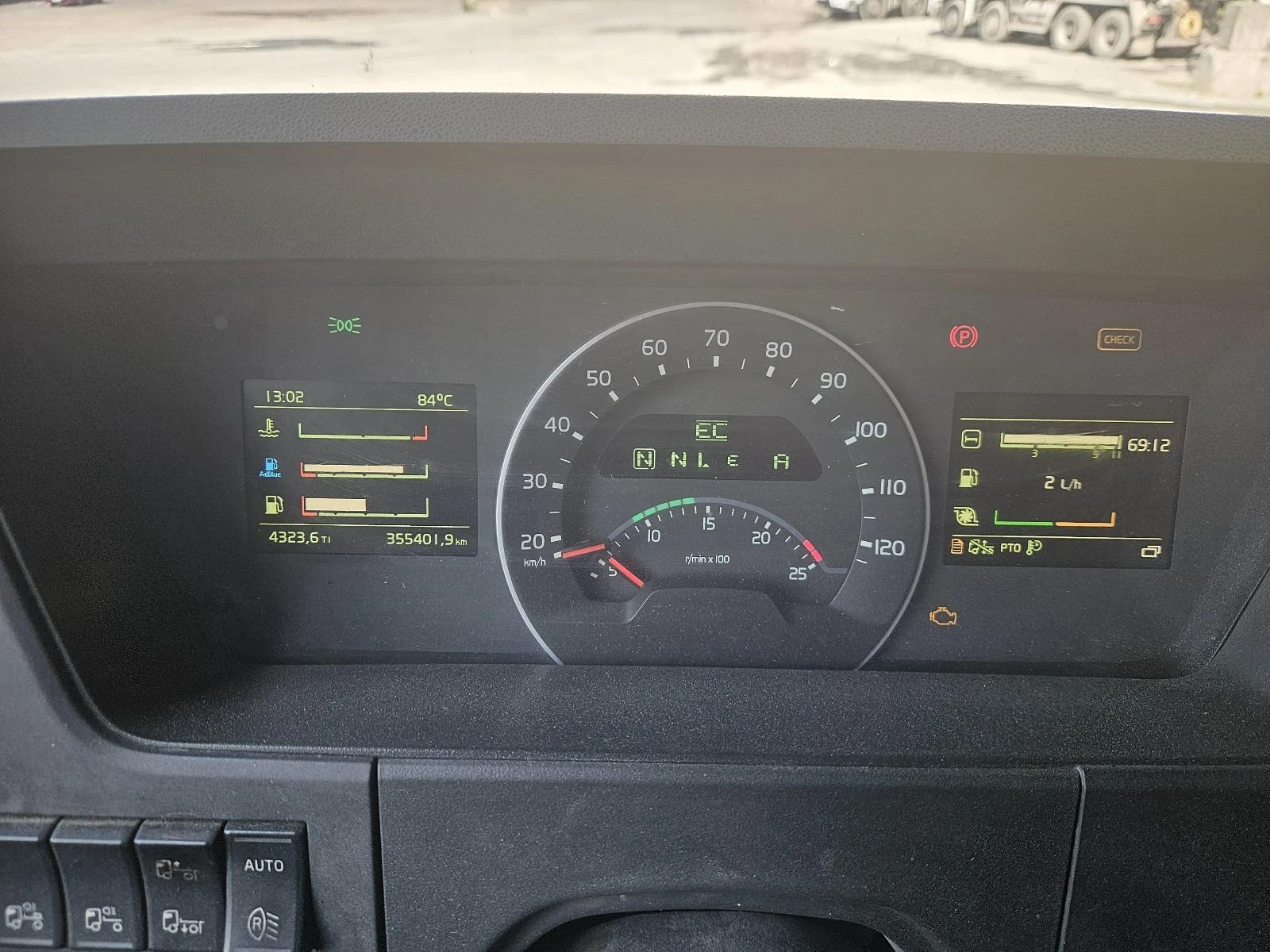 Бетон миксер Volvo FMX 540 LIEBHERR 9m3 - изображение 5