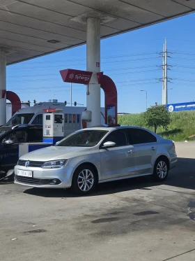     VW Jetta 2.0 TDI 140 DSG Keyless NAVI 2013