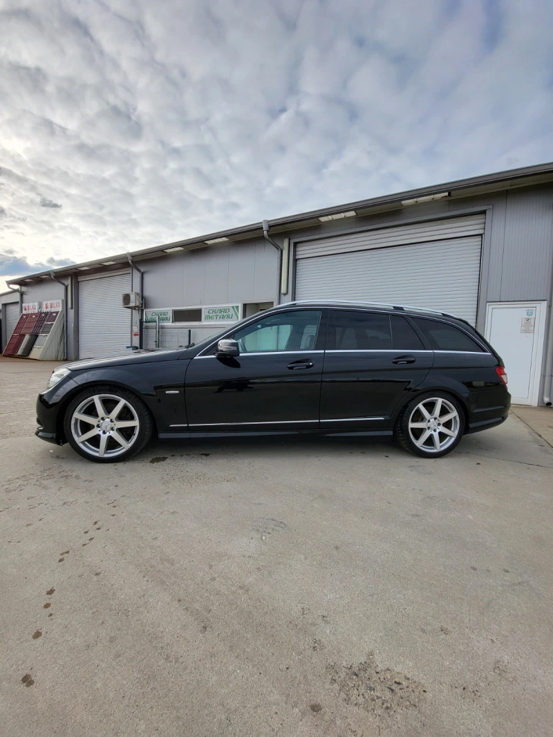 Mercedes-Benz C 320 AMG, снимка 3 - Автомобили и джипове - 46610093