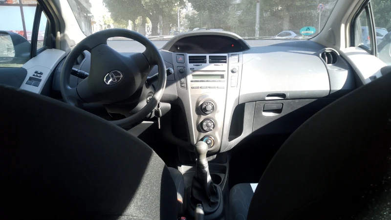 Toyota Yaris, снимка 5 - Автомобили и джипове - 47334751