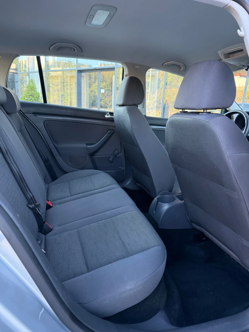 VW Golf 1.9 TDI, снимка 10 - Автомобили и джипове - 51843782