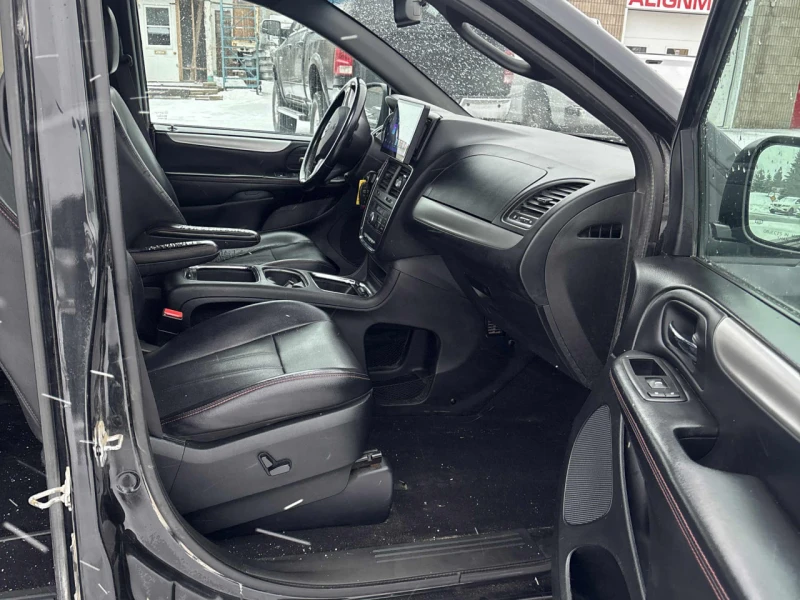 Dodge Caravan CARFAX* АВТОФИНАНСИРАНЕ БЕЗ ПЪРВОНАЧАЛНА ВНОСКА, снимка 10 - Автомобили и джипове - 52928104