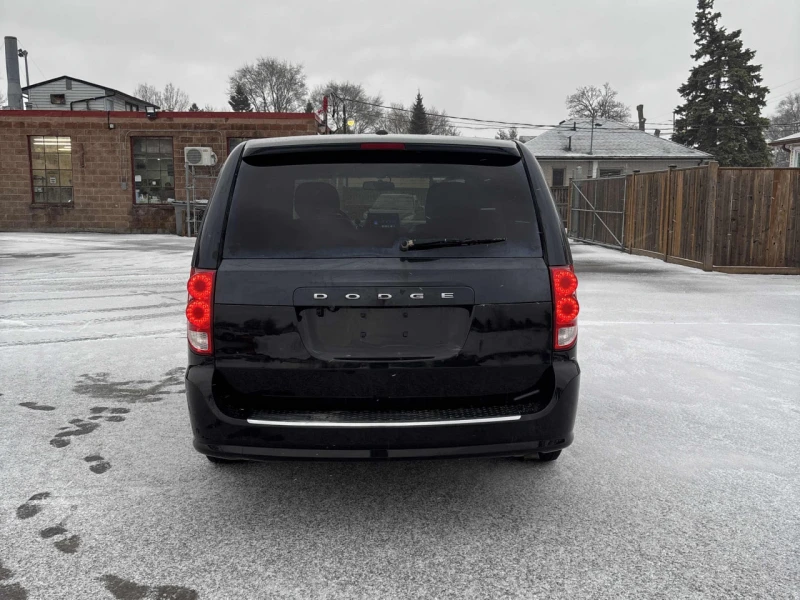 Dodge Caravan CARFAX* АВТОФИНАНСИРАНЕ БЕЗ ПЪРВОНАЧАЛНА ВНОСКА, снимка 4 - Автомобили и джипове - 52928104