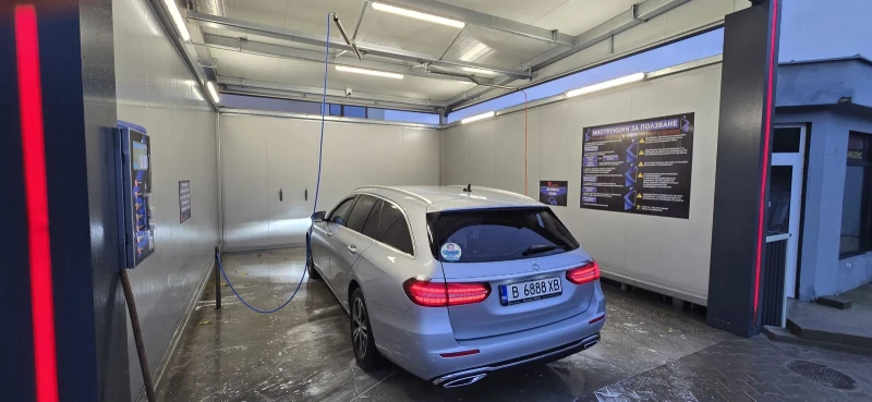 Mercedes-Benz E 220 4matic         Avangarde, снимка 4 - Автомобили и джипове - 53085699