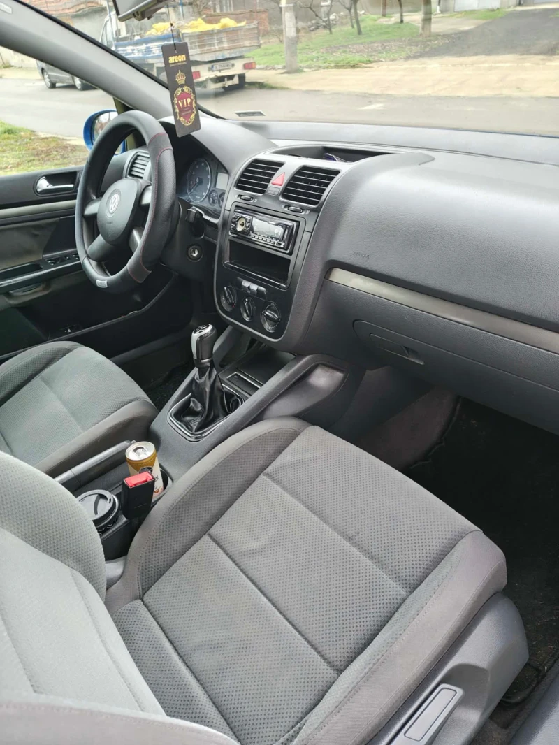 VW Golf 1.6 FSI, снимка 9 - Автомобили и джипове - 53205779