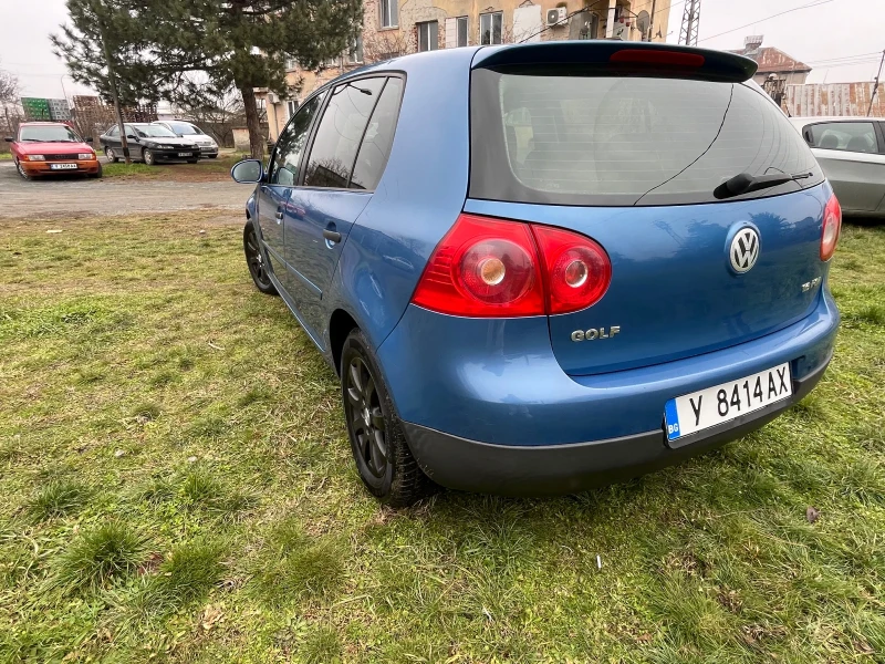 VW Golf 1.6 FSI, снимка 4 - Автомобили и джипове - 53205779