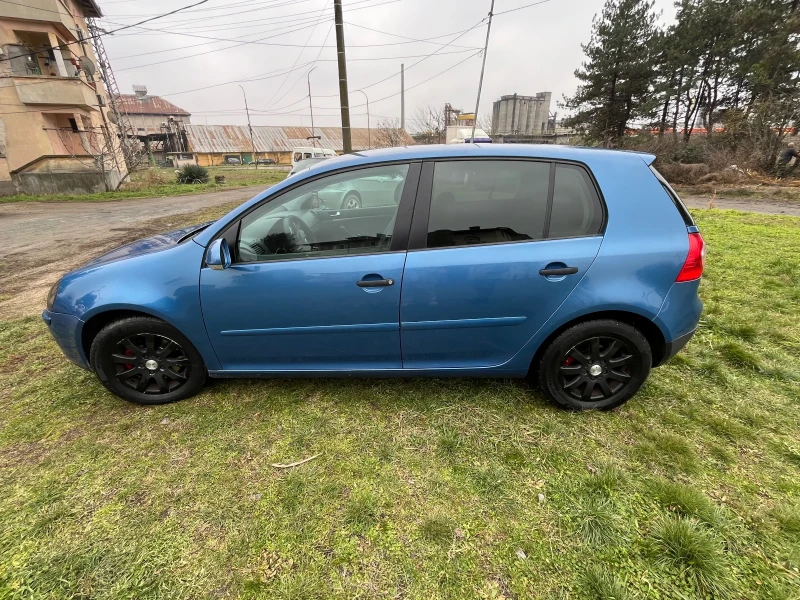 VW Golf 1.6 FSI, снимка 5 - Автомобили и джипове - 53205779