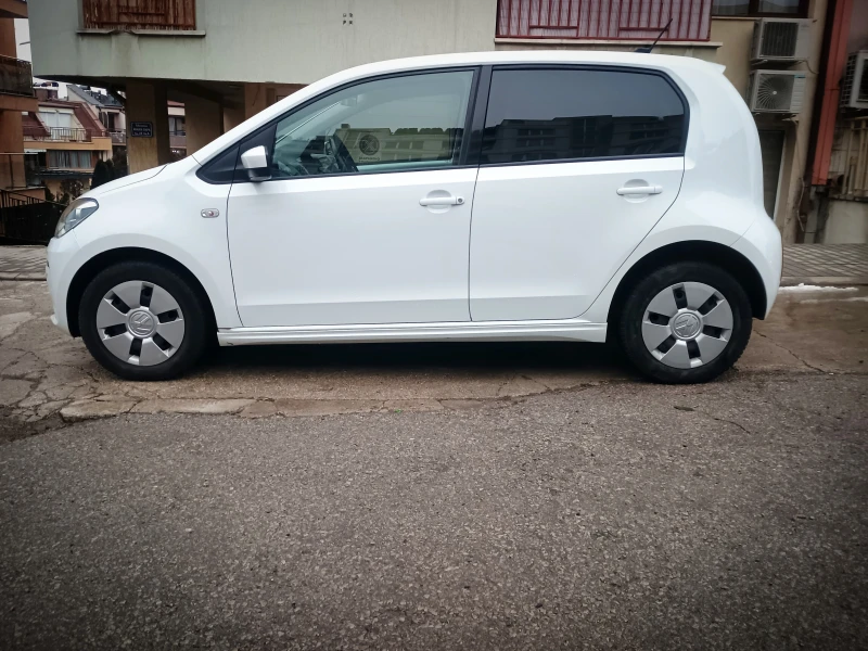 VW Up, снимка 5 - Автомобили и джипове - 53330067