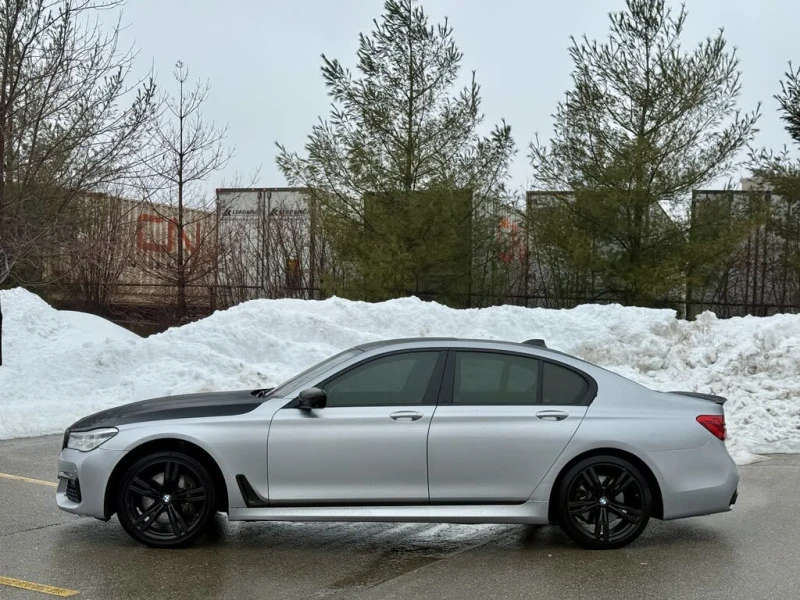 BMW 750 M-PACK* SHODOWLINE* BLACK OPTIK* HARMAN* МАСАЖ* 36, снимка 6 - Автомобили и джипове - 53595392