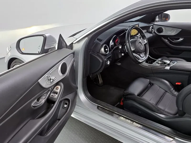Mercedes-Benz C 200 COUPE, снимка 10 - Автомобили и джипове - 56353840