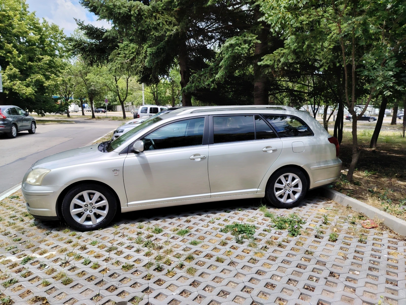 Toyota Avensis  - изображение 3