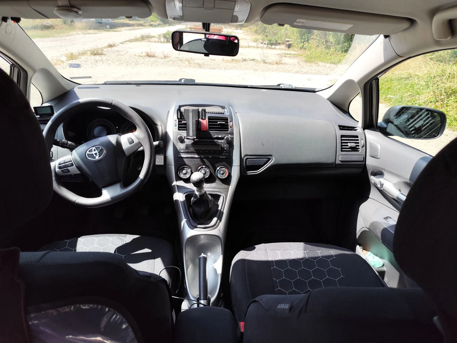 Toyota Auris  - изображение 9