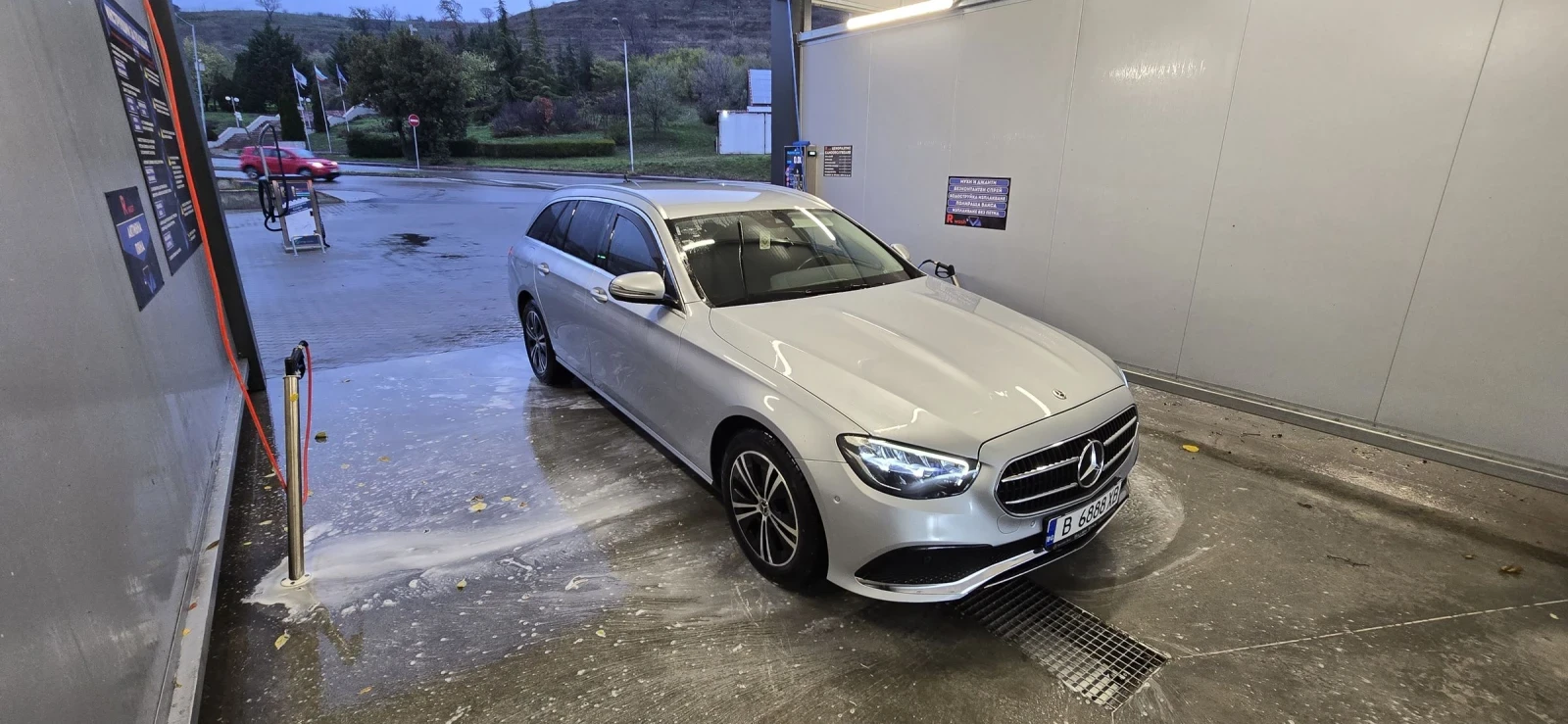 Mercedes-Benz E 220 4matic         Avangarde - изображение 2