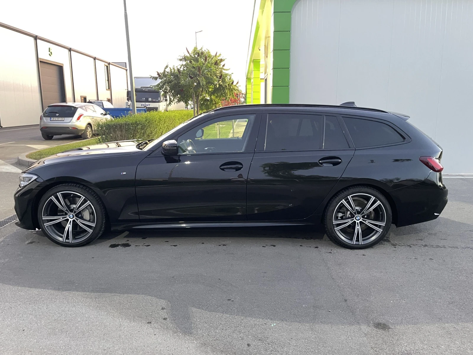 BMW 330 Mild Hybrid , снимка 4 - Автомобили и джипове - 53390001