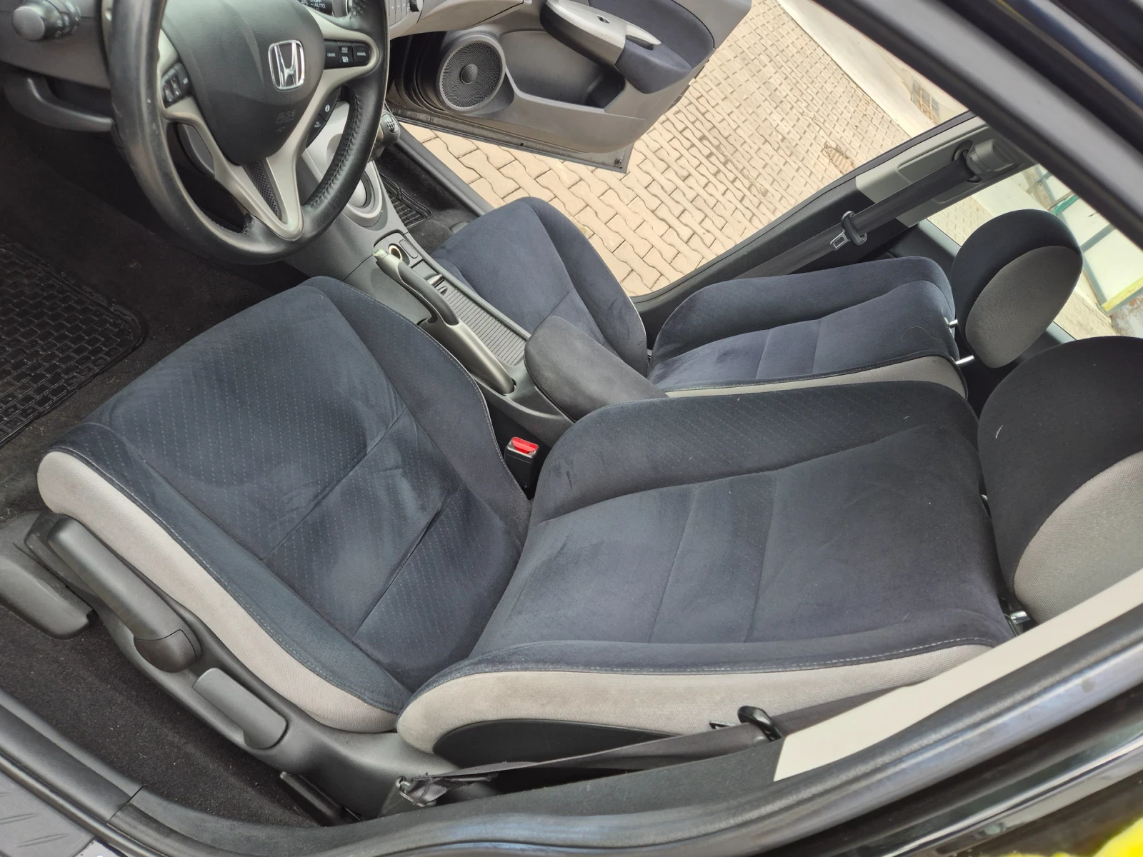 Honda Civic 1.8i v-tec, снимка 12 - Автомобили и джипове - 53463012