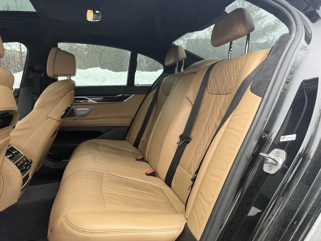 BMW 750 M-PACK* SHODOWLINE* BLACK OPTIK* HARMAN* �����* 36 | Mobile.bg � ����������� 11