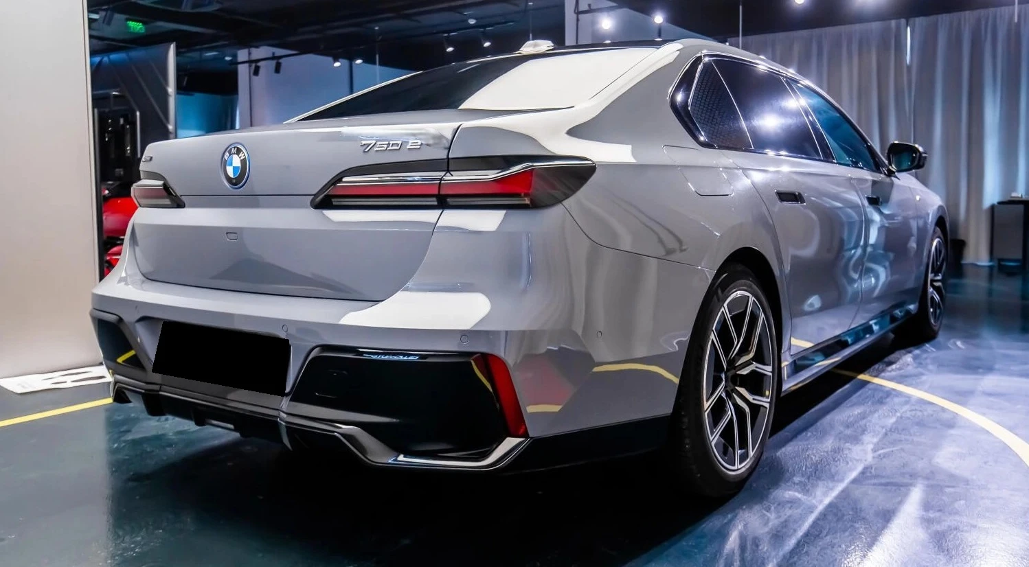 BMW 750 e xDrive M Pack - изображение 4